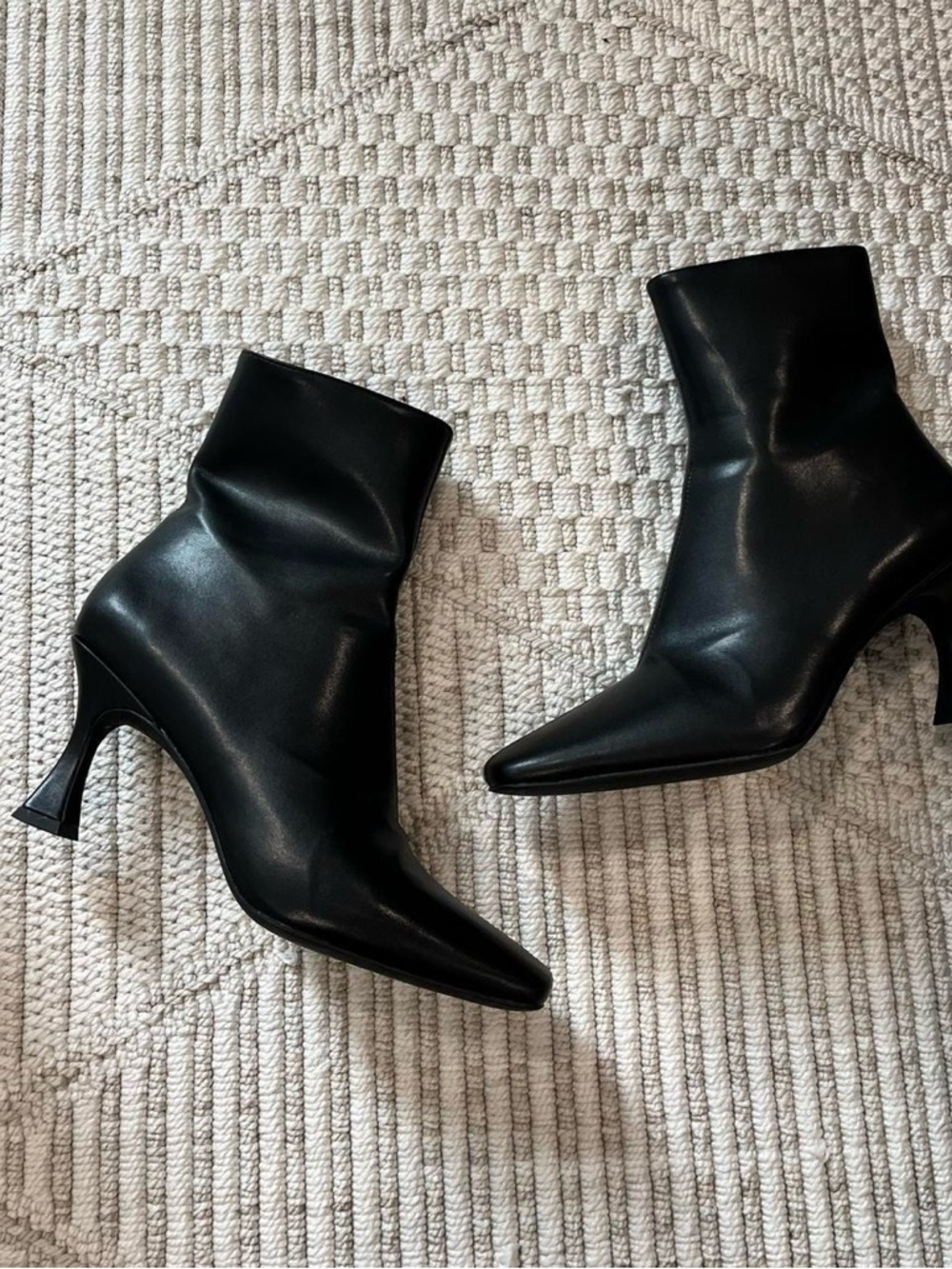 Super cute Jeffrey Campbell Black leather ankle boots with square Toe.